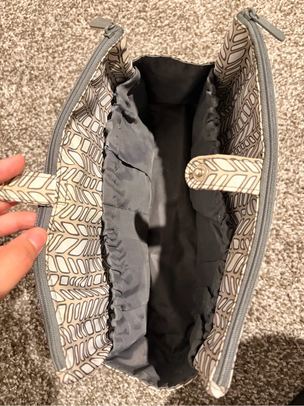 Thirty-One Neutral Arrow-Print Cosmetic Pouch - Ivory